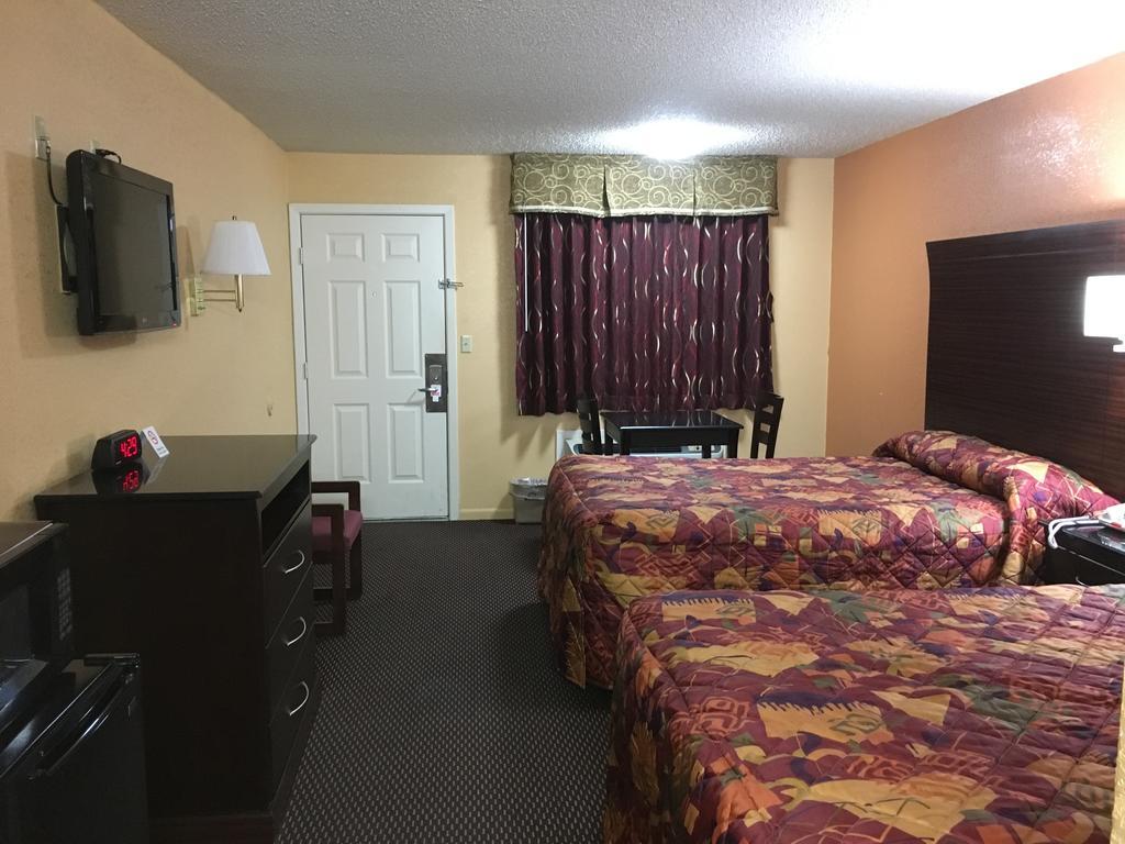 Redwood Inn - White Hall Экстерьер фото